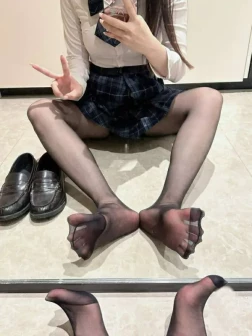 困困鱼@kk3088871234685 – [288门槛] 9分钟 [NTR宝宝对不起] [18P1V-622MB]