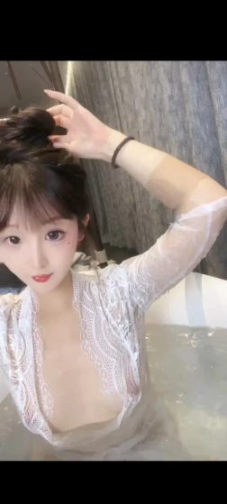 极品主播携闺蜜下海（01玩偶) [82v+127g]