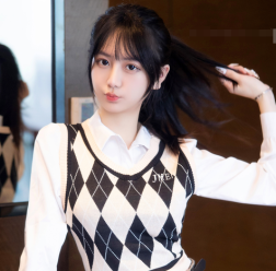 谢小蒽(幼幼) 75套写真视频资源合集-[101.42G]