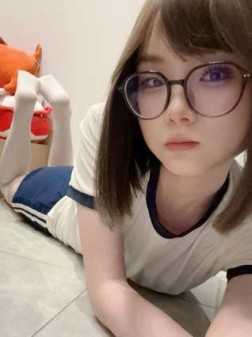 小笨萝 7套写真视频资源合集-[233P-404.07MB]