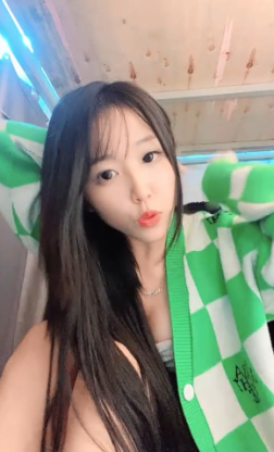 甜甜也辣(一页叶) 福利资源合集-[50V_38.3G]